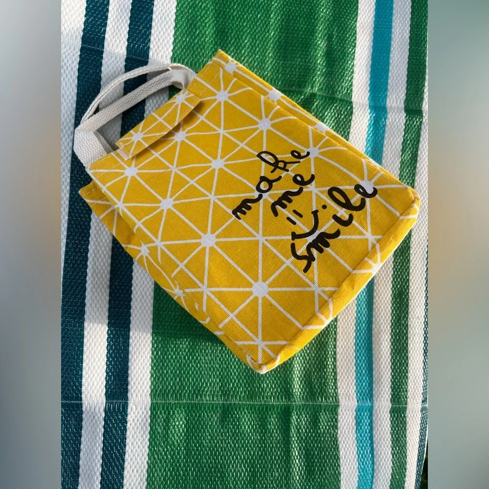 Make Me Smile Yellow Geometric Tote Lunch box - Picture 7 of 10